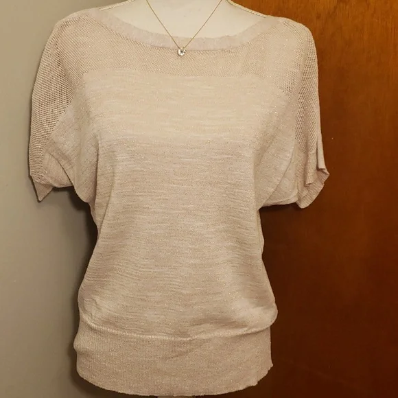 NY&Co top - Picture 1 of 8